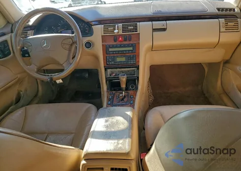 2000 Mercedes-Benz E 320 z USA, uszkodzony, nr VIN WDBJF65J0YA993897